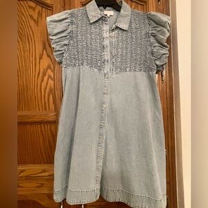 Cute short denim dress with pockets! Size L
